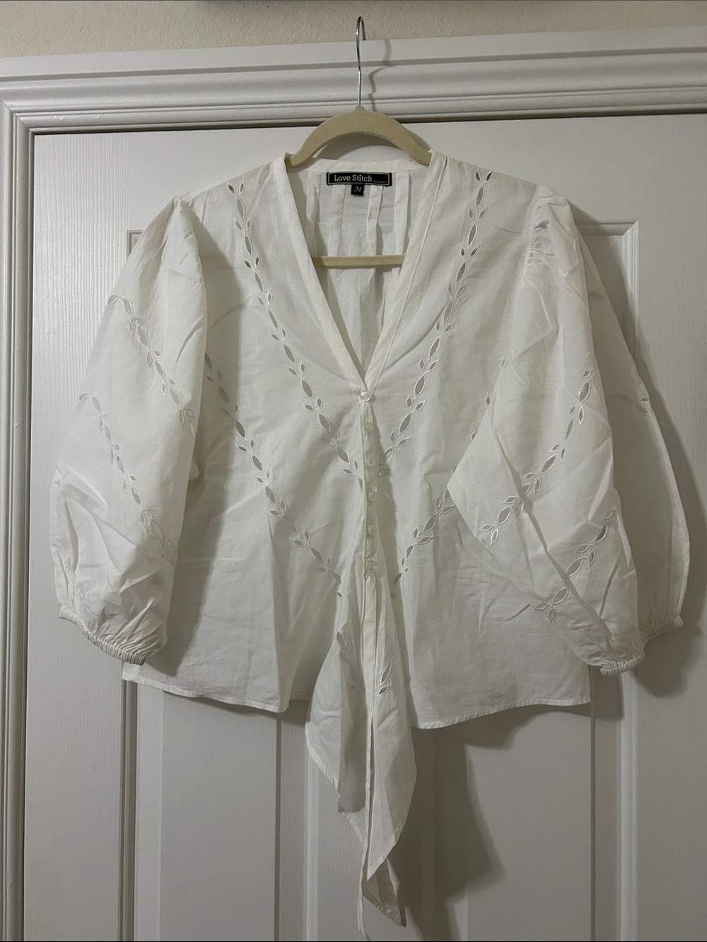 Love Stitch White Cotton Lightweight Women's Button-Front Blouse. Women’s Size M